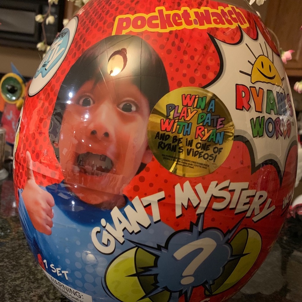 RYAN’S WORLD GOLDEN GIANT MYSTERY EGG EXCLUSIVE
